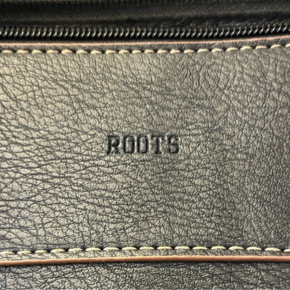 Roots Black Leather Handbag Crossbody Bag NWOT - Picture 9 of 10